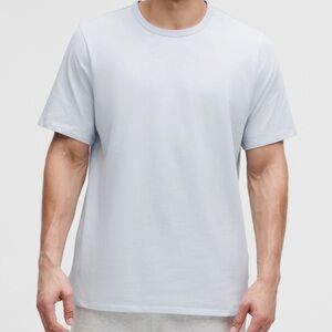LULULEMON T-SHIRT